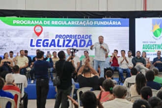 governo-do-tocantins-e-judiciario-entregam-mais-de-800-titulos-de-regularizacao-fundiaria-em-augustinopolis-e-sitio-novo