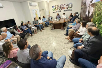 governo-do-tocantins-e-instituicao-internacional-assinam-termo-de-cooperacao-tecnica-para-a-construcao-do-plano-de-rastreabilidade-do-rebanho-bovino-no-estado