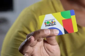 7-em-10-adolescentes-beneficiarios-do-bolsa-familia-em-2014-deixaram-o-programa-ate-2025