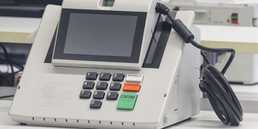 tse-encerra-teste-publico-de-seguranca-das-urnas-eletronicas-para-2026