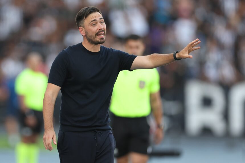 analise:-botafogo-de-davide-ancelotti-encerra-ano-com-sinais-de-melhora,-mas-precisa-de-mais-ambicao-em-2026