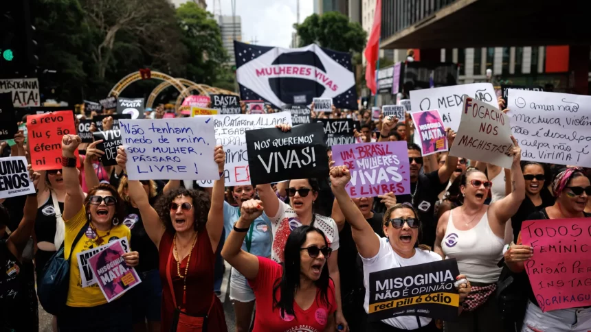 milhares-de-mulheres-tomam-as-ruas-do-brasil-contra-a-violencia-de-genero