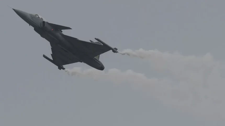 tailandia-lanca-ataque-aereo-na-fronteira-com-o-camboja