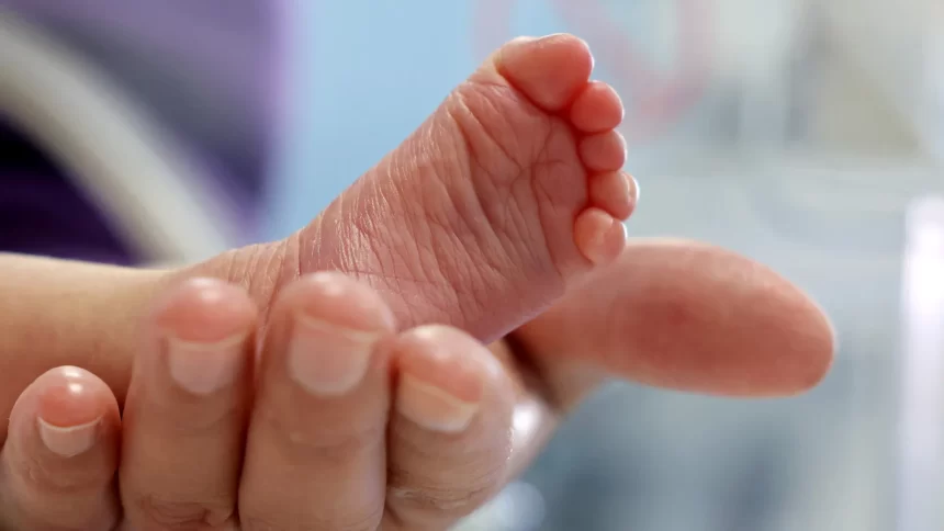 prematuridade:-riscos-e-cuidados-para-maes-e-bebes