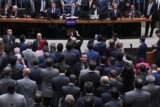 na-madrugada,-camara-aprova-pl-da-dosimetria,-que-beneficia-bolsonaro