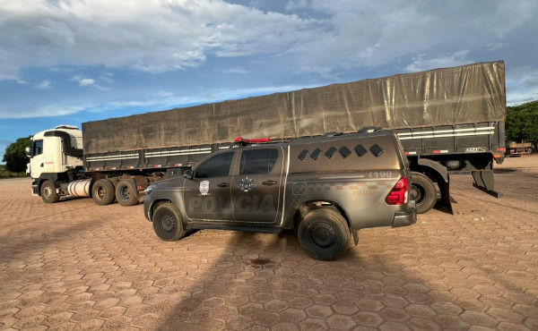 policia-militar-apreende-semirreboque-adulterado-de-r$-170-mil-em-cariri-do-tocantins