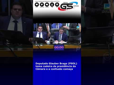 glauber-braga-e-retirado-a-forca-apos-ocupar-mesa-da-camara