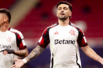 arrascaeta-brilha-e-flamengo-avanca-a-semi-da-copa-intercontinental