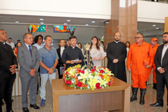 fe-e-devocao-marcam-a-passagem-da-imagem-peregrina-de-nossa-senhora-aparecida-pelo-palacio-araguaia
