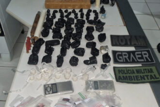 operacao-policial-apreende-cerca-de-2kg-de-drogas,-alem-de-armas-e-animais-silvestres
