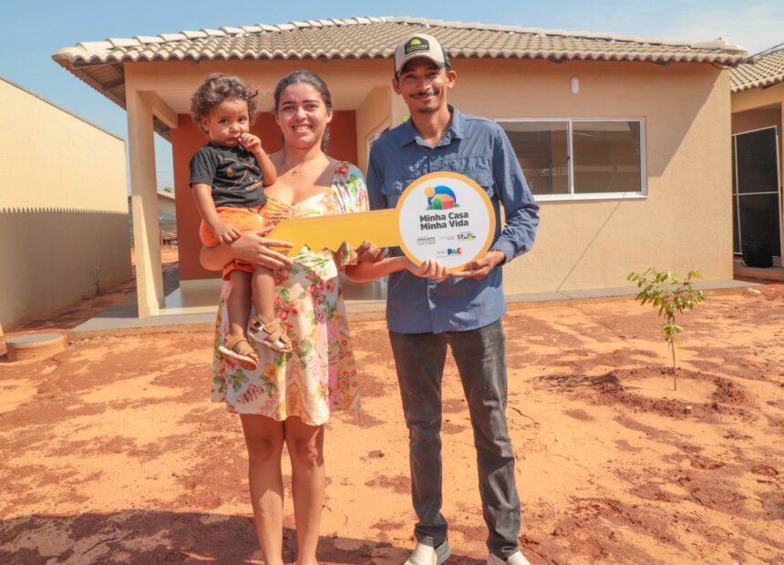 mais-126-familias-recebem-casas-no-residencial-parque-do-lago