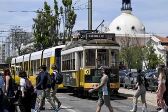 brasileiros-foram-mais-da-metade-dos-deportados-em-portugal,-diz-jornal