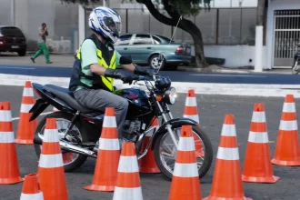 uber-e-99-veem-regulamentacao-ilegal-e-desistem-de-servico-de-motoapp-em-sp