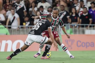faixa-sobre-racismo-antecipou-disputa-entre-vasco-e-fluminense-no-maracana