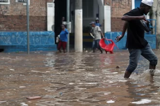 sp-entra-em-estado-de-atencao-para-alagamentos-nesta-sexta-(12)
