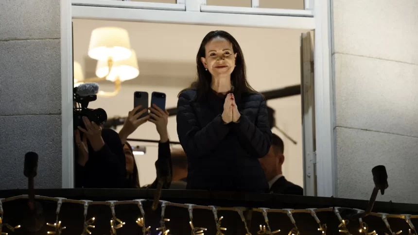 maria-corina-deixou-venezuela-disfarcada-e-viajou-de-barco-em-mar-revolto,-diz-imprensa