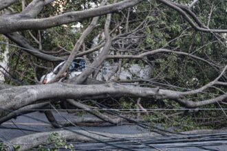 volta-a-chover-em-sao-paulo-e-numero-de-pessoas-sem-luz-aumenta