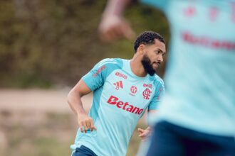 pumas-apresenta-proposta-de-r$-32-milhoes-e-juninho-se-aproxima-de-saida-do-flamengo