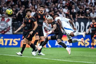 hugo-souza-brilha-nos-penaltis,-corinthians-bate-cruzeiro-e-vai-a-final-da-copa-do-brasil