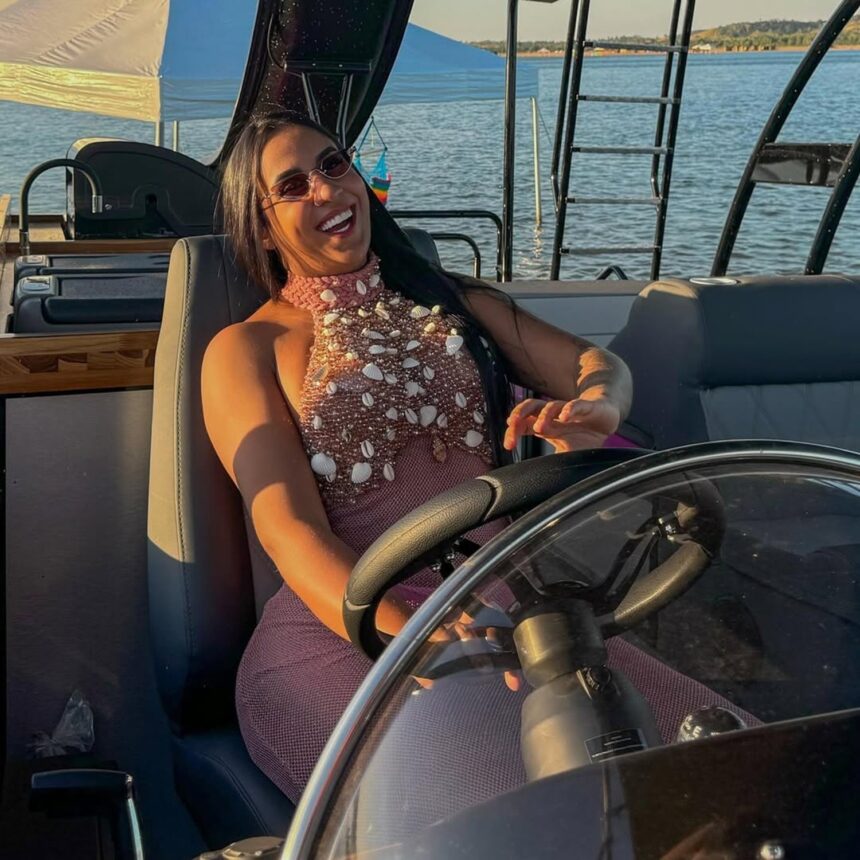 mclaren,-rebanho-de-gado-e-cavalos-de-raca:-veja-bens-de-luxo-de-influenciadora-que-devem-ser-leiloados