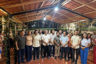 amelio-relembra-40-anos-de-historia-e-legado-da-familia-durante-homenagens-ao-pai-e-ao-irmao