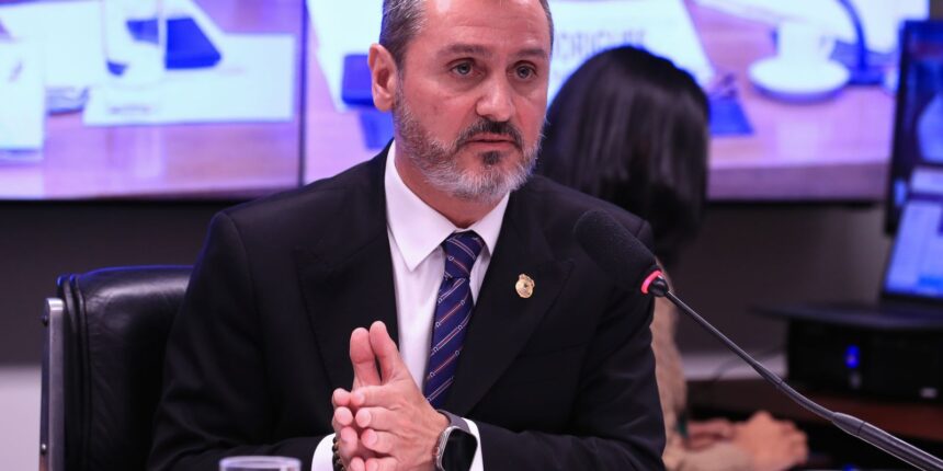 diretor-da-pf-diz-que-vai-investigar-desvio-de-emendas-parlamentares