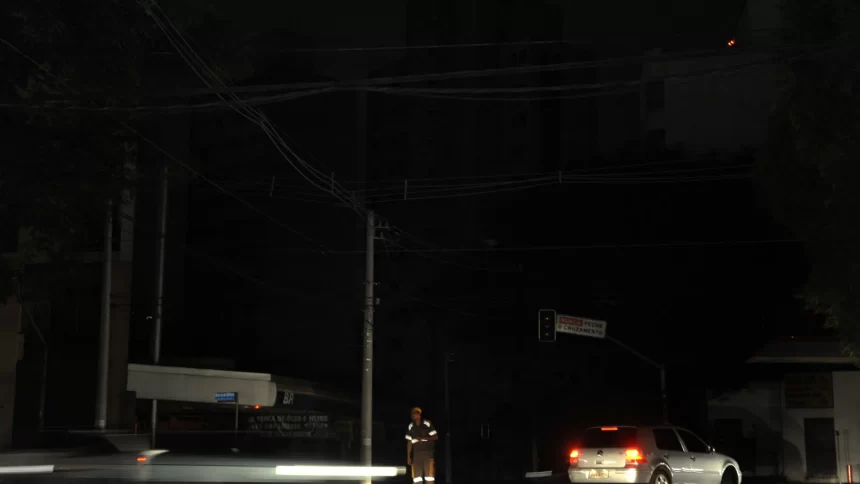 mais-de-29-mil-permanecem-sem-luz-em-sp-nesta-segunda-feira,-15,-segundo-a-enel