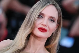 angelina-jolie-mostra-cicatrizes-de-mastectomia-para-alertar-mulheres-sobre-cancer-de-mama