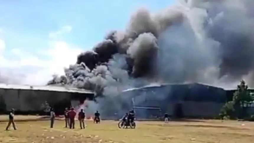 queda-de-aviao-no-mexico-mata-dez-pessoas,-incluindo-tres-menores