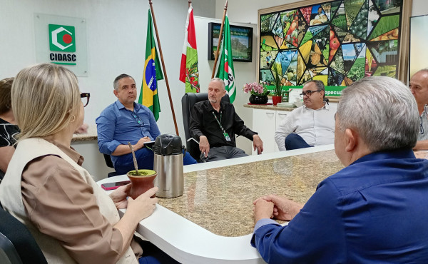 tocantins-avanca-na-rastreabilidade-bovina-e-conhece-sistema-que-e-referencia-em-santa-catarina