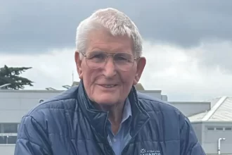 idoso-e-multado-por-cuspir-folha-que-entrou-acidentalmente-na-boca