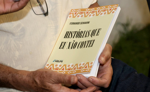 em-noite-de-celebracao,-livro-“historias-que-eu-nao-contei”-e-lancado-em-taquarucu