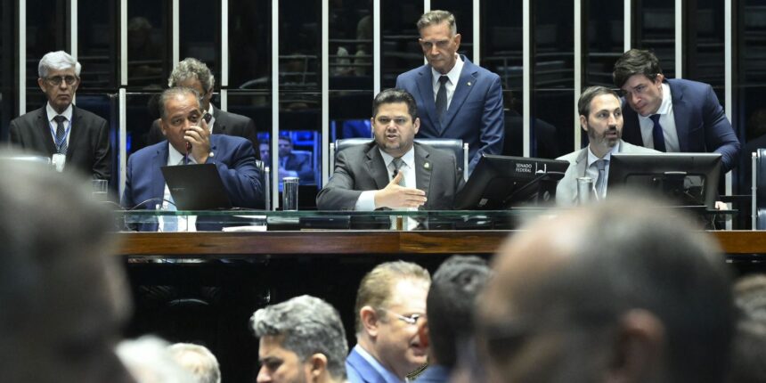 senado-aprova-pl-que-reduz-penas-de-condenados-do-8/1-e-trama-golpista