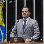 senador-weverton-rocha-e-filho-do-‘careca-do-inss’-sao-alvos-da-pf-em-operacao-que-apura-descontos-indevidos