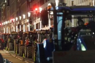 milhares-de-agricultores-bloqueiam-bruxelas-contra-acordo-com-mercosul