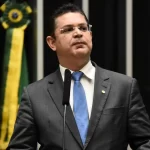 pf-apreende-r$-430-mil-em-dinheiro-vivo-na-casa-de-lider-do-pl-sostenes-cavalcante