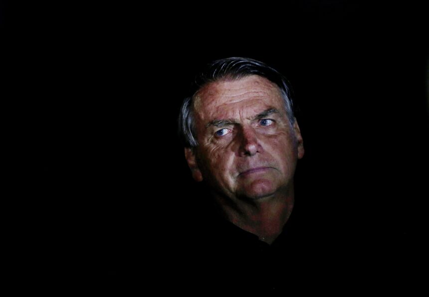 pericia-da-policia-federal-conclui-que-bolsonaro-tem-hernia-e-precisa-de-cirurgia-‘o-mais-breve-possivel’