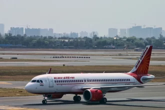aviao-que-sumiu-ha-13-anos-e-encontrado-abandonado-em-aeroporto-na-india
