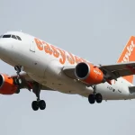 familia-britanica-acusada-de-embarcar-com-idosa-morta-em-voo-em-espanha