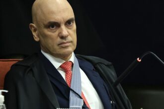 moraes-autoriza-bolsonaro-a-fazer-cirurgia,-mas-nega-prisao-domiciliar