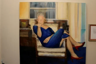 bill-clinton-numa-jacuzzi?-“e-um-ajuste-de-contas”,-diz-ex-assessor