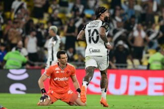 vasco-vai-ao-limite-e-para-na-eficacia-e-na-eficiencia-do-corinthians-de-dorival-junior