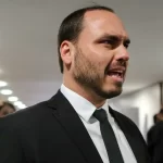 insistencia-de-carlos-bolsonaro-em-sc-e-vista-no-centrao-como-brecha-para-recuo-de-flavio