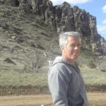 arquivos-divulgados-mostram-fotografias-de-jeffrey-epstein-com-criancas