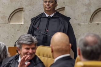 dino-suspende-trecho-de-projeto-que-“ressuscitava”-pagamentos-de-rp9