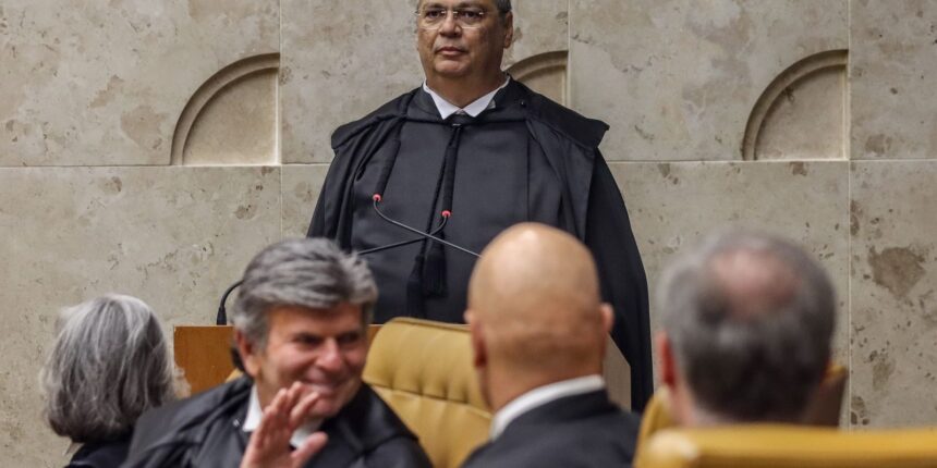 dino-suspende-trecho-de-projeto-que-“ressuscitava”-pagamentos-de-rp9