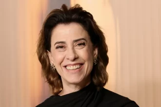 comercial-da-havaianas-com-fernanda-torres-divide-direita-e-esquerda