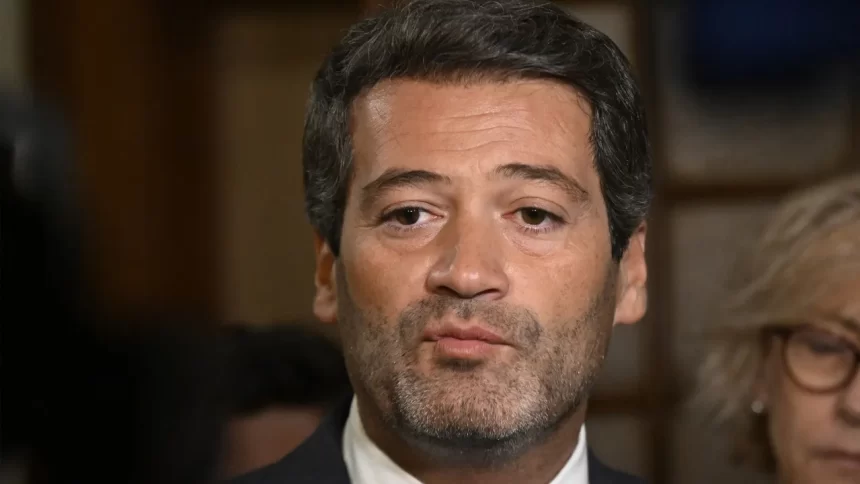 portugal:-andre-ventura-e-condenado-a-retirar-cartazes-preconceituosos