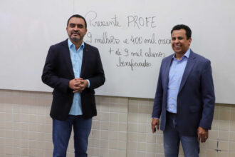 governador-wanderlei-barbosa-autoriza-pagamento-de-r$-9,3-milhoes-referente-ao-encerramento-do-ano-letivo-do-presente,-profe!-com-bonificacao-para-mais-de-9-mil-estudantes