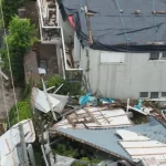 tornado-destroi-escola-e-casas-em-farroupilha,-no-rs,-com-ventos-de-mais-de-100km/h